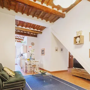 Michael's - Cozy In The Heart Of Italy